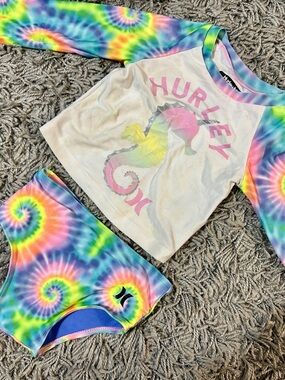 Hurley Rainbow Tie-Dye Seahorse Rash Guard Set